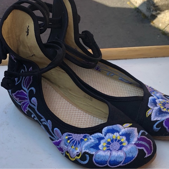 Syxysm Shoes Women’s Black Blue Embroidered Flowers Gladiator Cotton Shoes - Picture 9 of 11